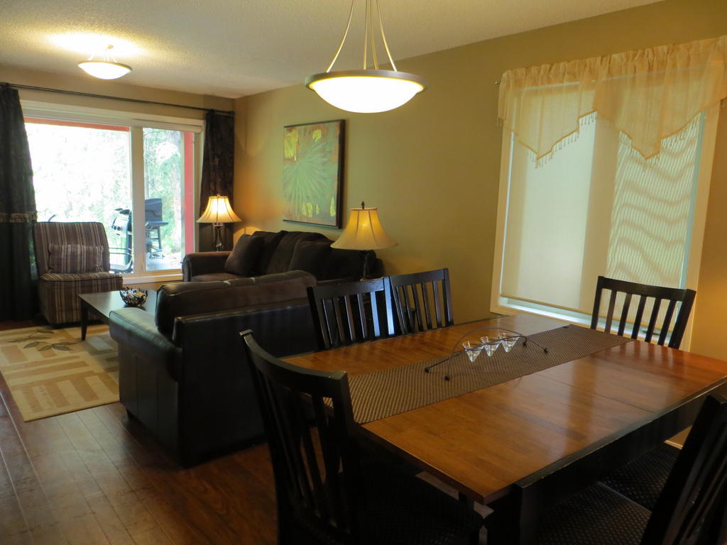 Village Creek Country Inn Westerose Екстериор снимка