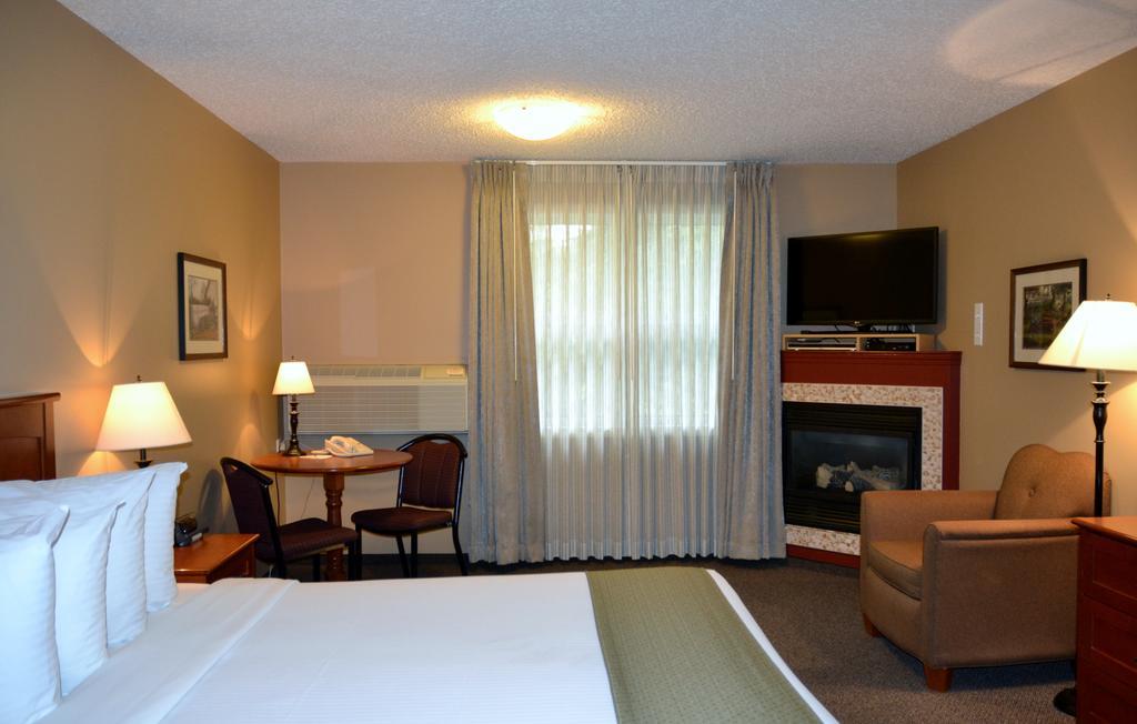 Village Creek Country Inn Westerose Екстериор снимка