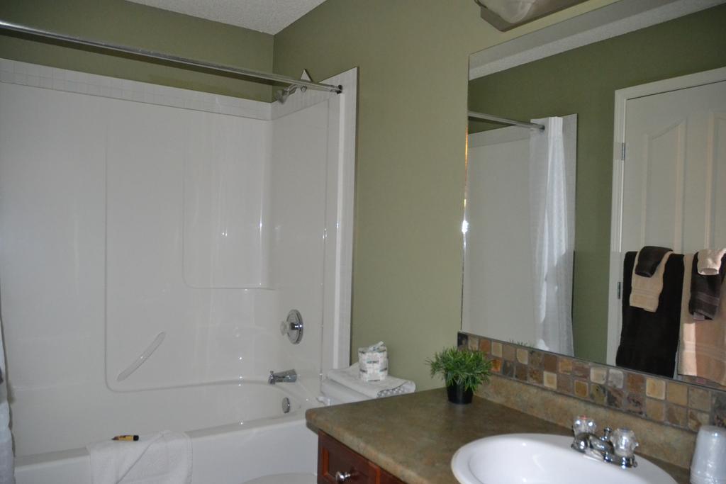 Village Creek Country Inn Westerose Екстериор снимка